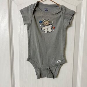 Gerber Baby Boy 100% Cotton Gray Astronaut Bear Bodysuit Snap Size 6-9 months
